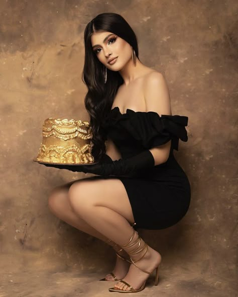 Makeup Looks For Photoshoot Photo Shoot, Black Dress With Gloves Photoshoot, Photo Shoot With Birthday Cake, 21st Bday Photoshoot Ideas Studio, Classy Birthday Photoshoot Ideas Studio, Buchona Photoshoot Ideas, Buchifresa Photoshoot, Black Dress Photoshoot Ideas, Bday Shoot Ideas