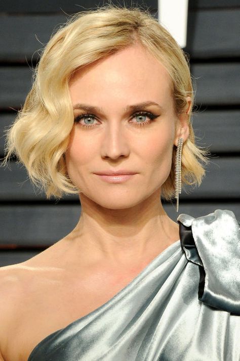 The style proved to be a popular choice on the red carpet Dramatic Classic Celebrities, Dramatic Classic Body Type, White Photo Shoot, Diana Kruger, Classic Body Type, Dramatic Classic Style, Diane Kruger Style, Kibbe Dramatic Classic, Diane Sawyer