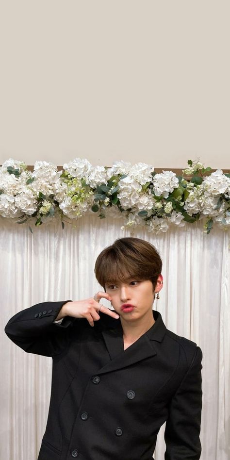 Lee Minho Stray Kids, Stray Kids Minho, Lee Know Stray Kids, Iphone Wallpaper Quotes Love, Skz In Cute, Kids Icon, Felix Stray Kids, Kids Wallpaper, Lee Min