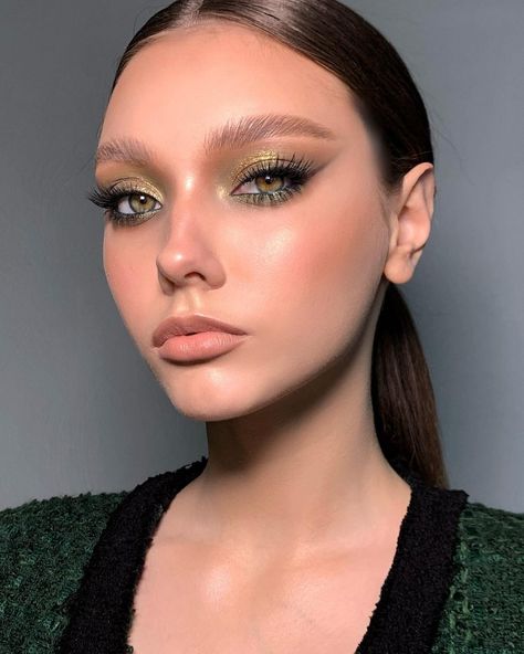 Green Makeup Brown Eyes, Golden Green Makeup, Matcha Makeup, Green Eyeliner Brown Eyes, Makeup Green Dress, Olive Eyeshadow Looks, Full Glam Green Eyes, Green Dress Makeup Ideas, Green And Gold Makeup