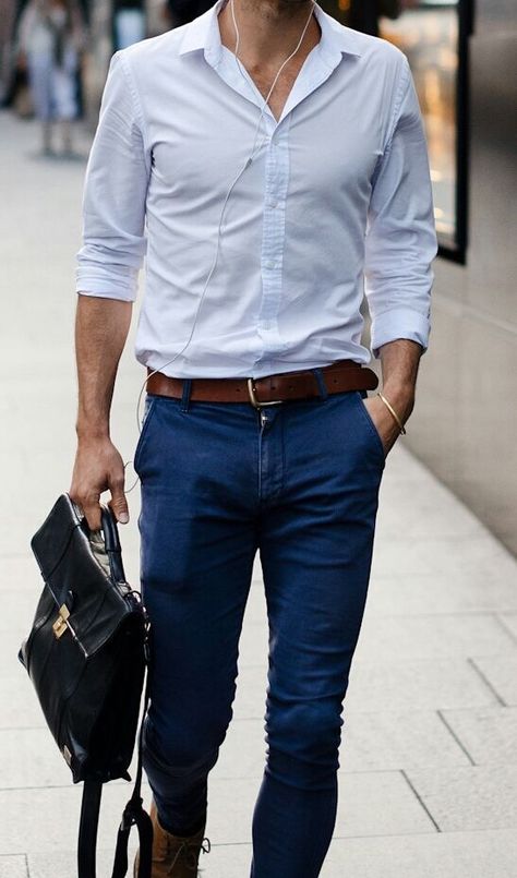 Dark jeans with light blue shirt Men Beards, Light Blue Dress Shirt, Evening Suit, Colored Boots, White Jeans Men, Navy Chinos, Mens Fashion Edgy, Mens Fashion Smart, Mens Fashion Rugged