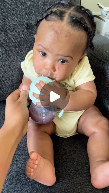 Zir & Yasi 🧸🤍 on Instagram: "Follow ➡️ @baby.pelly 🤍  He loved it and gave me attitude about it 🤣🤦🏽‍♀️  -  - -  🏷️ #babyboy #cutebaby #cutebabiesofinstagram #babiesofinstagram #cutebabies #babyfood #6monthsold #6monthold #babyfoodideas #funnybaby #funnybabyvideos #babytryingfood #babypelly" Human Babies, 6 Month Olds, Baby Gif, Funny Babies, Baby Food Recipes, Give It To Me, Funny, On Instagram