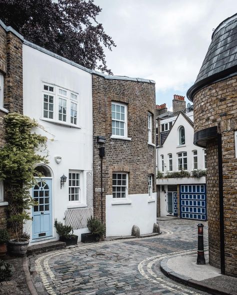 I like going for a walk in St.John’s Woods. It’s quiet, pretty and has one of my favourite mews in London ❤️ Have a good week, it’s going… Highgate Cemetery, Mews House, London Living, Going For A Walk, Things To Do In London, London Town, London Photography, London Love, London Eye