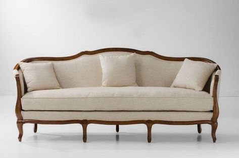 French Provincial Decor Living Room, French Furniture Sofa, Classic Sofa Designs, Italian Sofa Designs, Classic Sofa Sets, Victorian Sofa, Wooden Sofa Set Designs, Drawing Room Decor, Luxury Sofa Design