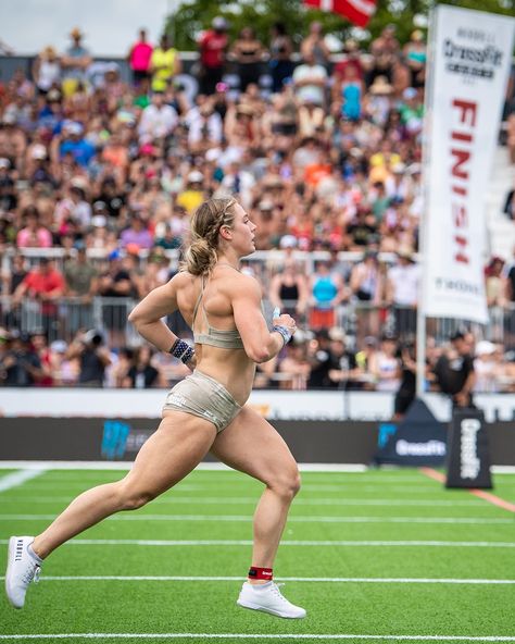 Brooke Wells, Crossfit Women, Crossfit Gym, Crossfit Games, Athletic Women, Workout Videos, Crossfit, Gym Workouts, Bodybuilding