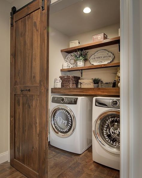 Small Hall Laundry Room Ideas, Modern Farmhouse Laundry Room Door, Basement Small Laundry Room Ideas, Small House Laundry Room Ideas, Laundry Room Design Modern Farmhouse, Farm Door Laundry Room, Farmhouse Washing Room, Farmhouse Laundry Bathroom Combo, Laundry Room Nook Ideas