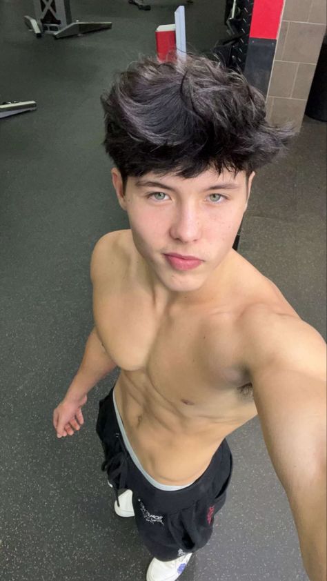 Caleb Coffee, Famous Tiktokers, Cute White Guys, Boy Hairstyles, On Twitter, Coffee, Hair Styles, Twitter