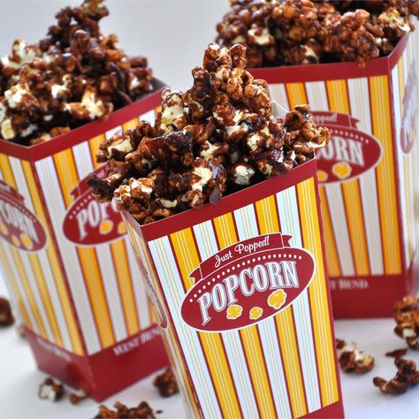 Chocolate Popcorn Recipe, Popcorn Recipes Chocolate, Lime Popcorn, Covered Popcorn, Flavored Popcorn Recipes, Chocolate Covered Popcorn, Salty Popcorn, Popcorn Snacks, Popcorn Recipe