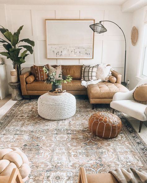 Living Room Design Boho, Tan Sofa, Beige Couch, Earthy Living Room, Modern Boho Living Room, Boho Living Room Decor, Bohemian Living Room, Decor Home Living Room, Living Room Decor Apartment