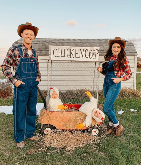 Teenage Halloween Party, Farmer Halloween Costume, Farmer Halloween, Matching Family Halloween Costumes, Farmer Costume, Family Halloween Ideas, Family Themed Halloween Costumes, Teenage Halloween Costumes