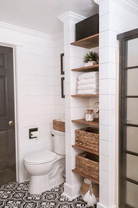 Pastel Bathroom, Farmhouse Bathroom Decor Ideas, Desain Pantry, Faux Shiplap, Bad Inspiration, Interior Minimalista, Basement Bathroom, Farmhouse Bathroom Decor, Bathroom Renos