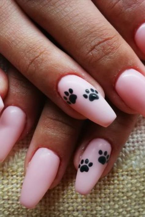 25 Birthday Nail Ideas You Shouldn’t Miss Easter Themed Nails, Birthday Nail Ideas, Paw Print Nails, Glamorous Birthday, Paw Nails, Holiday Themed Nails, Crackle Nails, Birthday Nail Designs, 25 Birthday