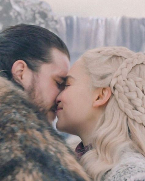 Dany And Jon, Daenerys And Jon, Jon Snow And Daenerys, Game Of Thrones Facts, Game Of Thrones Poster, Game Of Throne Daenerys, John Snow, Got Game Of Thrones, Fire And Blood