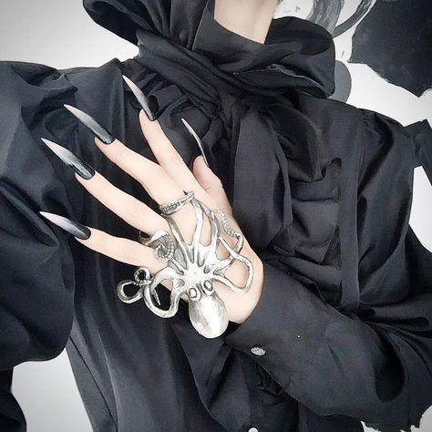 Long Black Nails, Nails Grunge, Emo Jewelry, Witch Nails, Trendy Chokers, Beautiful Long Dresses, Goth Nails, Stiletto Nails Designs, Rings Handmade