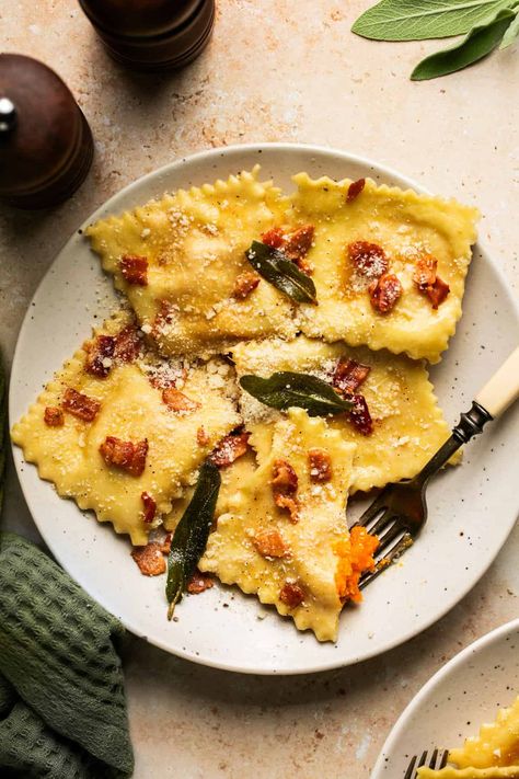 Butternut Squash Ravioli Pasta combines the rich and nutty flavor of roasted butternut squash with tender fresh pasta and a comforting brown butter sage sauce! This sweet and savory pasta dish is perfect for autumn get togethers! Cranberry Walnut Salad, Cilantro Lime Salmon, Squash Ravioli, Baked Pork Tenderloin, Baked Lemon Chicken, Ravioli Pasta, Butternut Squash Ravioli, Lime Salmon, Ravioli Recipe