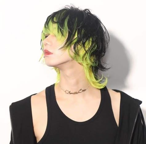 Cool Alt Hair Ideas, Black And Green Hair, Random Oc, Look Grunge, Outfits Retro, Punk Hair, Alternative Hair, Hair Reference, Cut My Hair