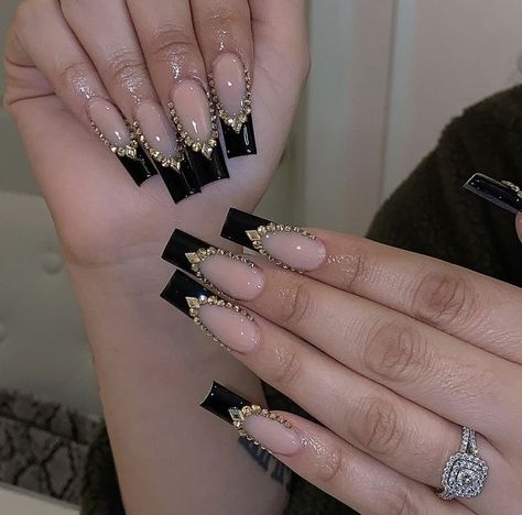 Black Nails Gems Bling, Acrylic Black And Gold Nails, Black And Gold Acrylic Nails Square, Black Nail Sets Prom, Cute Nails For Birthday Black, Gold N Black Nails, Elegant Black Nails Prom, Selena Inspired Nails, Black Rhinestone Acrylic Nails