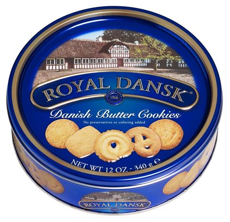 The Enduring Appeal of Royal Dansk Butter Cookies - MUNCHIES Butter Cookies Tin, Danish Cookies, Danish Butter Cookies, Blue Cookies, Buttery Cookies, Cookie Tins, Digital Coupons, Macadamia, Butter Cookies