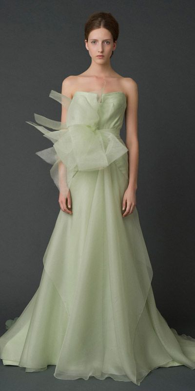 Mint green wedding gown, Vera Wang, very fresh! Vera Wang Couture, Green Chiffon Dress, Vera Wang Bridal, Wedding Dress 2013, Green Wedding Dresses, Vera Wang Wedding, Wedding Dresses Vera Wang, Designer Gown, Fairy Tale Wedding Dress