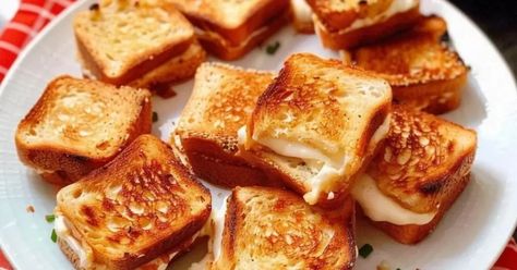 Mini Grilled Cheese Sandwiches Grilled Cheese In The Oven Cookie Sheets, Party Grilled Cheese, Mini Grilled Cheese Sandwiches, Grilled Cheese Appetizers Mini, Mini Grilled Cheese Appetizers, Grilled Cheese In Oven, Mini Sandwiches For Parties, Easy Finger Sandwiches, Grilled Cheese Bites