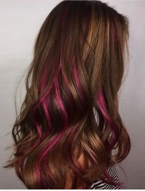 Pink Highlights In Brown Hair, Summer Hair Dye, Brown Hair With Pink Highlights, Highlights In Brown Hair, Colorful Highlights In Brown Hair, Brown Hair Styles, Brown And Pink Hair, Pink Hair Streaks, Highlights Pink