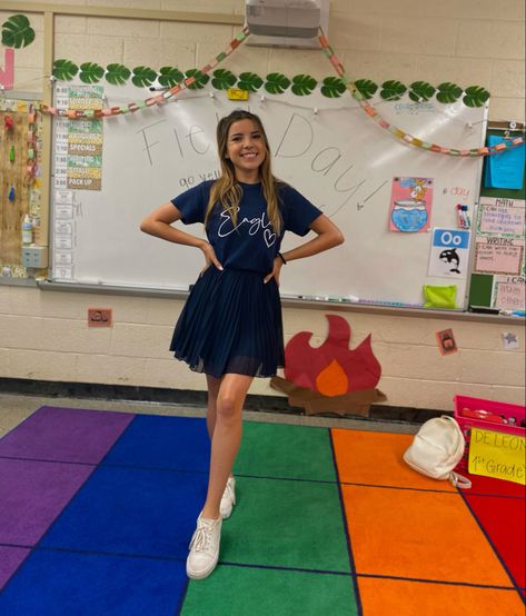 teacher outfits cute teacher outfit first year teacher #teacher #teacherootd Teacher Field Day Outfit, First Year Teacher, Teacher Ootd, Cute Teacher Outfits, Teacher Clothes, First Year Teachers, Teacher Outfit, Teacher Teacher, Field Day