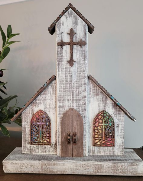 Christmas Wood House Diy, Wooden Church Diy, Wood Church Craft, Wooden Churches Craft Diy, Wood Churches Diy, Church Made From Wood, Rustic Wooden Churches Diy, Wooden Churches Craft, Wooden Churches