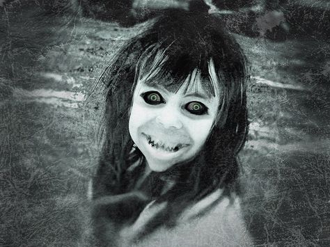 Childs Play by AzRedHeadedBrat, via Flickr Images Terrifiantes, Scary Photos, Horror Photos, Creepy Kids, Zombie Makeup, Creepy Pictures, Dark Pictures, Afraid Of The Dark, Very Scary