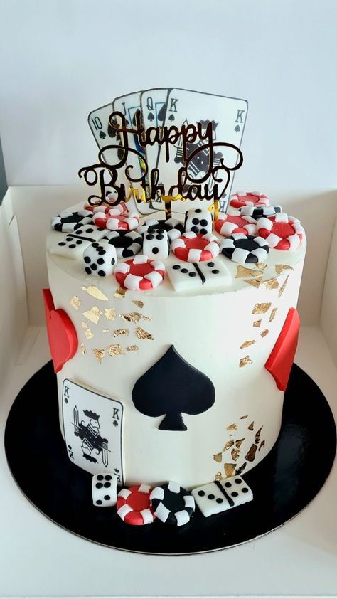 Casino Royale Cake Ideas, Casino Cakes Birthday, Casino 30th Birthday Cake, 30th Casino Theme Party, Casino Night Cake, Casino Theme 60th Birthday Party, Casino Theme Birthday Cake, Vegas Themed 21st Birthday Party, Casino 40th Birthday Party Ideas