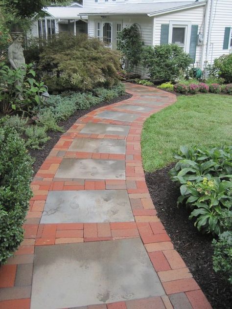 Walkways Ideas, Garden Walkways, Brick Pathway, Walkway Landscaping, Brick Path, Brick Walkway, Side Yards, Garden Walkway, Garden Decor Ideas