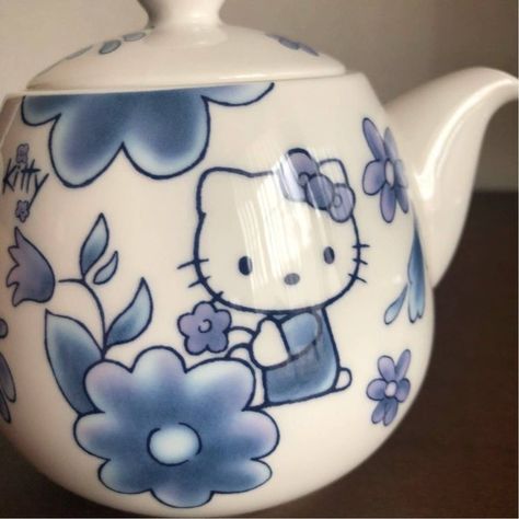 Hello Kitty Items, Junk Drawer, Purim, 영감을 주는 캐릭터, Sanrio Characters, Cute Mugs, Pottery Art, Tea Set, Blue Flowers