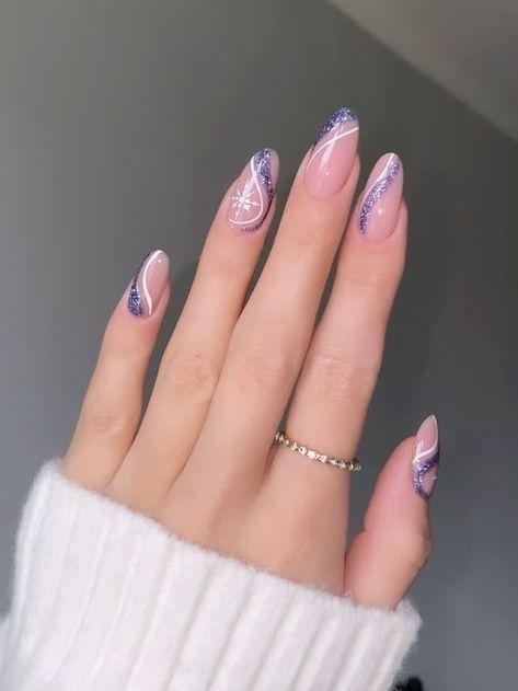 Lilac Nails Design, Nail Art Noel, Lilac Nails, Red Polish, Summery Nails, Sparkle Nails, Winter Nail Art, Short Acrylic Nails Designs, Red Prom