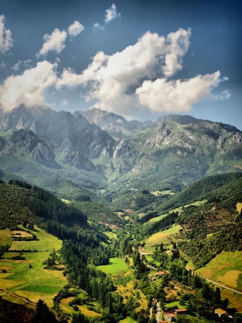 Picos de Europa Asturias Spain, Northern Spain, Secret Places, Travel Around The World, Travel Around, Beautiful World, Beautiful Landscapes, Wonders Of The World, Great Places