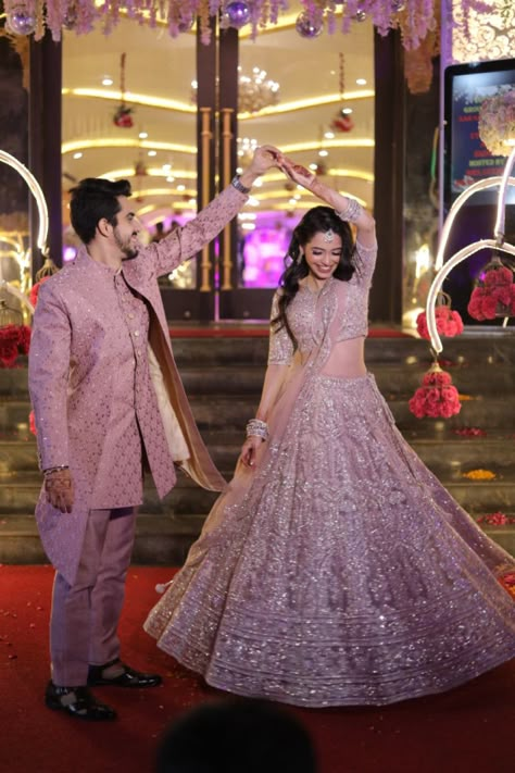 Bride Look For Engagement Indian, Engagement Twinning Dress, Couple Pose In Lehenga, Sangeet Outfit For Couple Indian, Ring Ceremony Groom Outfit, Couple Twinning Outfits Indian Wedding, Ring Ceremony Look For Bride, Engagement Matching Outfits, Bride Groom Wedding Dress Indian