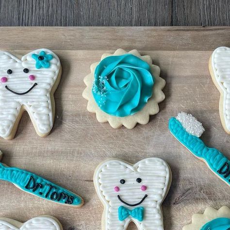 Braces Cookies Decorated, Decorated Tooth Cookies, Dental Cookies Decorated, Tooth Cookies Decorated, Tooth Cookies Dentist, Teeth Cookies, Dental Cookies, Tooth Cookies, Buttercream Cookies