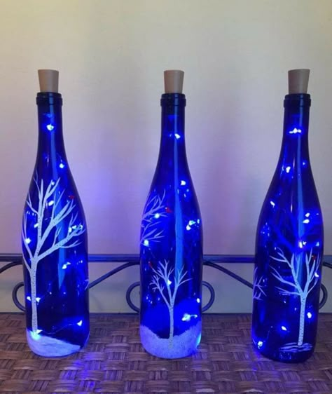 Wine Bottle Crafts Christmas, Wine Flask, Blue Wine Bottles, Wine Bottle Ideas, Bottle Diy Crafts, Blue Glass Bottles, Painted Bottles, Christmas Wine Bottles, Wine Bottle Art