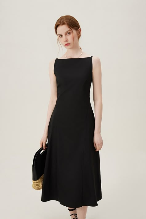 Discover timeless elegance with our French style black formal dress. This sleeveless boat neck dress features a fitted waist and fishtail hem, perfect for both formal events and professional settings. The X-shaped silhouette enhances your figure for a chic, sophisticated look. High Boat Neck Dress, Boat Neck Dress Designs, Boat Neck Black Dress, Around The Neck Dress, Boat Neck Dress Pattern, Black Classy Dress, Black Boat Neck Dress, Boat Neckline Dress, Stylish Capsule Wardrobe