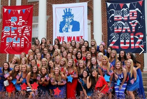 America bid day Theme- We Want YOU! Usa theme would give us the CUTEST tank top options! Sorority Themes, Recruitment Themes, Sorority Banner, Bid Day Ideas, Recruitment Ideas, Alpha Gam, Sorority Events, Sorority Bid Day, Sorority Rush