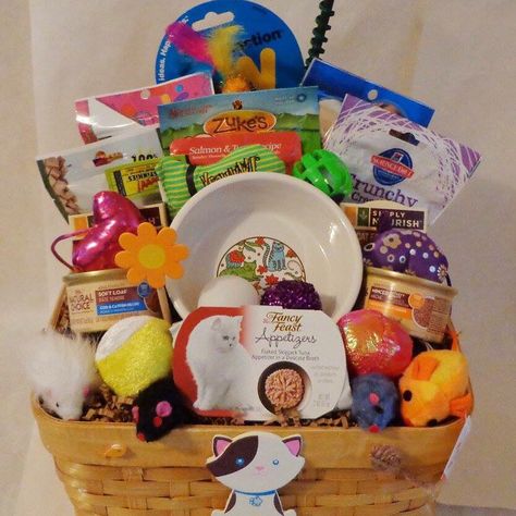 Cat Raffle Basket Ideas, Pet Basket For Raffle, Cat Themed Gift Basket, Cat Gift Basket Ideas, Cat Gift Basket, Cottage Dog, Pet Gift Basket, Tiki Cat, Pet Store Design