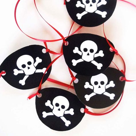 Create, customize and print custom party decorations. Leverage Brother Creative Center's party decorations templates for Pirates Eye Patch. Homemade Pirate Costumes, Pirate Costume Kids, Diy Pirate, Pirate Party Decorations, Pirate Costume Diy, Pirates Party, Box Printable, Pirate Eye Patches, Pirate Theme Party