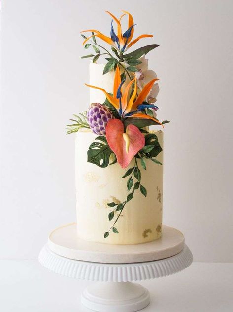 Looking for a tropical wedding cake? From pineapple and coconut flavors to seashell decorations, we've got you covered. Explore these stunning ideas. Tropical Wedding Cake Ideas, Seashell Decorations, Teal Cake, Tropical Wedding Cake, Recipes Using Bananas, Tropical Wedding Theme, Pineapple And Coconut, Pineapple Flowers, Wedding Cake Ideas