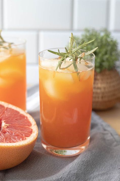 Grapefruit Iced Tea, Frugal Food Ideas, Summer Iced Tea, Grapefruit Tea, Frugal Food, Black Tea Bags, Iced Tea Recipes, Strawberry Margarita, Vegan Bakery