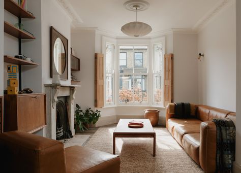 Home Tour | Magpie House by DGN Studio Sunken Patio, Oak Windows, Victorian Terraced House, Victorian Terrace House, Hardwood Floors Dark, Est Living, Victorian Terrace, Floor Layout, Window Seat