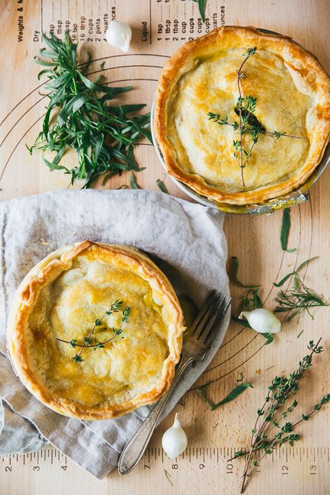 Veggie Pot Pie Recipe, Puff Pastry Chicken, Veggie Pot Pie, Vegetable Pot Pies, Beef Pot Pies, Meatless Dinner, Pot Pies Recipes, Healthy Veggies, Hand Pies