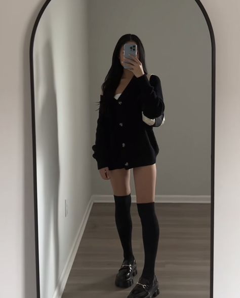 Short Torso Outfits Aesthetic, Black Socks Outfit, Short Torso Outfits, Dollcore Outfits, Fly Outfit, Closet Fashion, Cute Summer Outfits, Spring Outfits Casual, Edgy Outfits