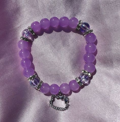 Purple Bracelet Ideas, Y2k Bracelets, Purple Y2k, Body Jewelry Diy, Tiny Bead Bracelet, Girly Bracelets, Crystal Bead Jewelry, Pretty Jewelry Necklaces, Wrist Jewelry