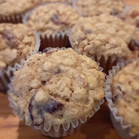 These oatmeal-pecan muffins are moist, delicious, healthy, and easy to make--serve them as a light breakfast or an on-the-go snack. Pecan Pie Muffins, Whole Wheat Muffins, Pecan Muffins, Pecan Rolls, Light Breakfast, On The Go Snacks, Quick Bread Recipes, Oatmeal Recipes, Food Reviews