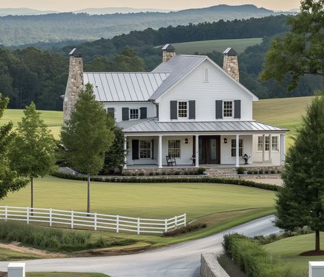 White Country House With Porch, Country House With Wrap Around Porch, Cute Farm Homes, Historic Farmhouse Exterior, White House With Porch, Big White House Farmhouse, Vintage Farmhouse Exterior, Southern Farmhouse Exterior, Farmhouse With Barn