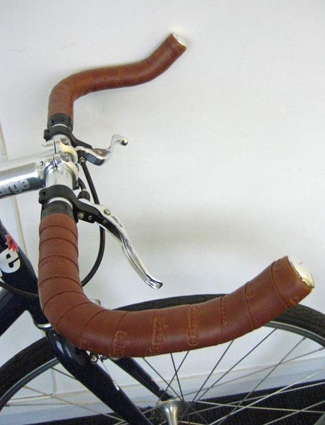 to bullhorn or not to bullhorn? Bullhorn Handlebars, Bike Restoration, Single Speed Bike, Velo Vintage, Tandem Bike, Road Bike Women, Fixie Bike, Urban Bike, Mountain Bike Shoes