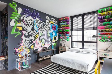 Graffiti In The Interior – 17 Astonishing Ideas For Your Inspiration Skateboard Bedroom, Graffiti Bedroom, Graffiti Room, Skateboard Room, Room Decor For Men, Teenager Bedroom Boy, Teen Boy Room, Teen Bedroom Designs, Boy Bedroom Design